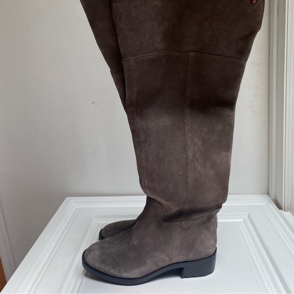 Vince Camuto Knee high taupe suede boots size 6-6.5 women - Picture 2 of 6